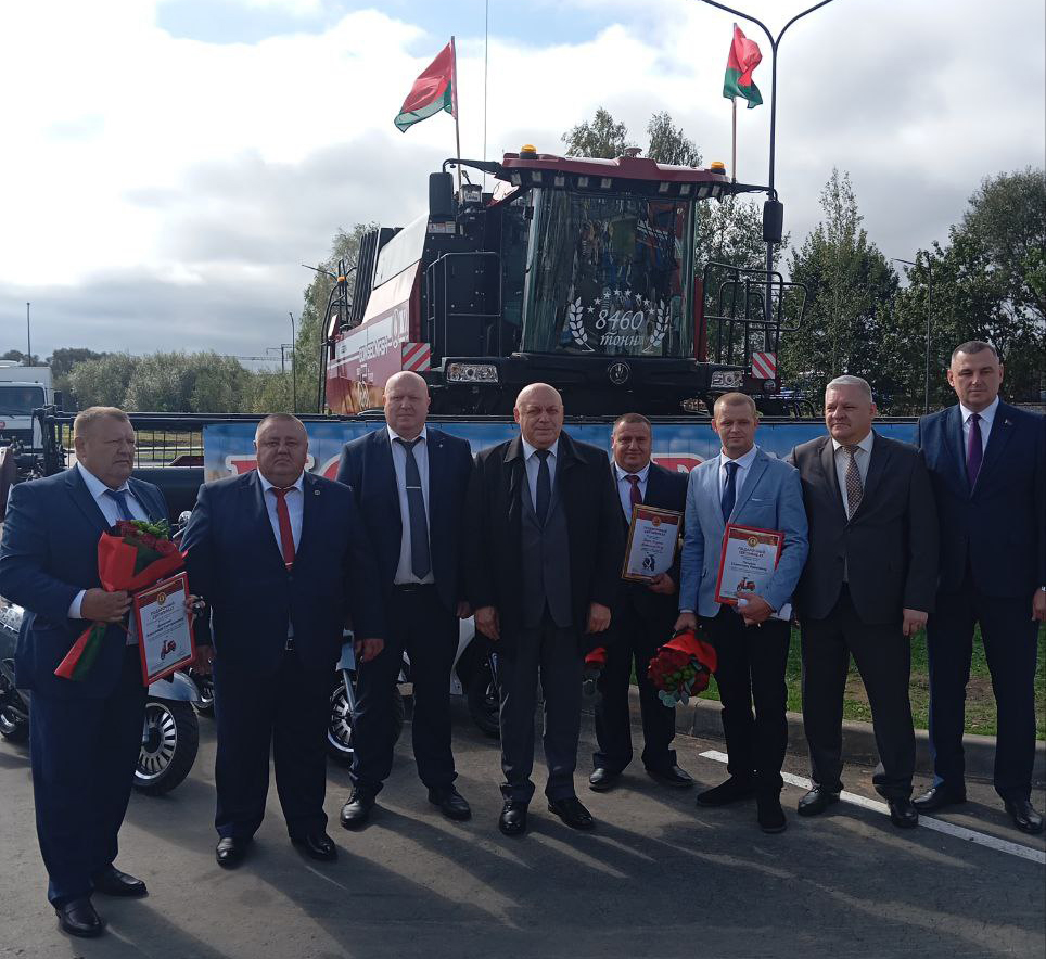 20-21 сентября, в г. Волковыск и в г. Заславль торжественно прошли областные фестивали-ярмарки тружеников сея «ДАЖЫНКІ-2025»!