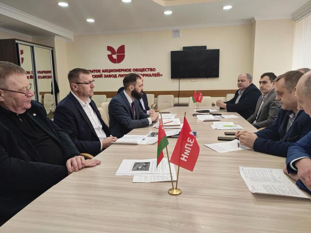 В результате заседания приемочной комиссии жатка ЖБП-9,8 рекомендована к постановке на производство.